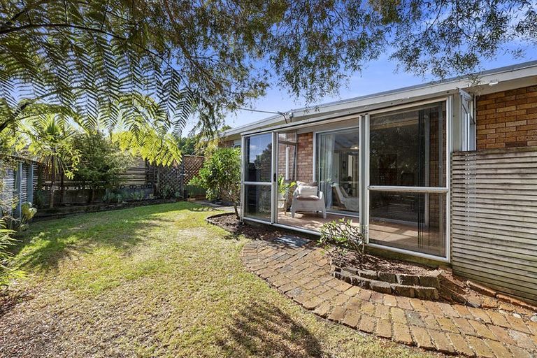 Photo of property in 10 Shortland Street, Lower Vogeltown, New Plymouth, 4310