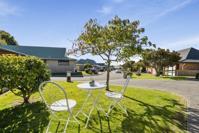 Photo of property in Redwood Village, 26/42 Main Road, Tawa, Wellington, 5028