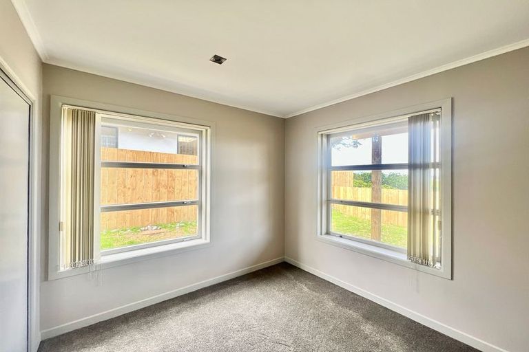 Photo of property in 73 Sylvan Avenue, Northcote, Auckland, 0627
