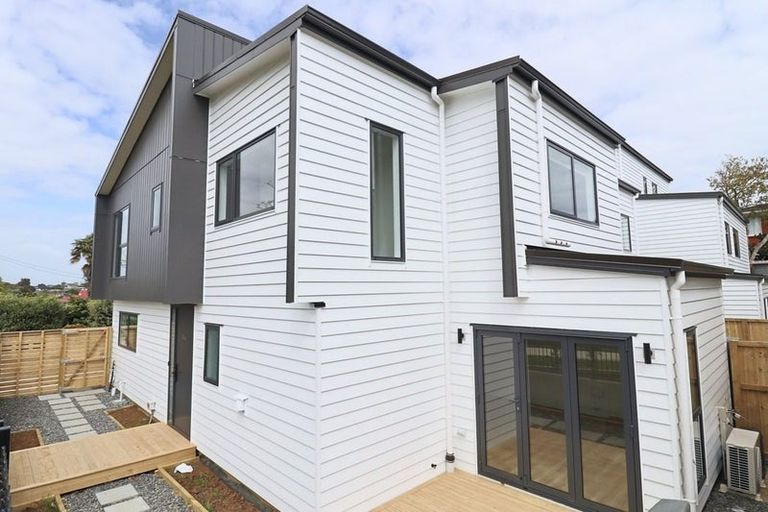 Photo of property in 62a Glenmore Road, Sunnyhills, Auckland, 2010