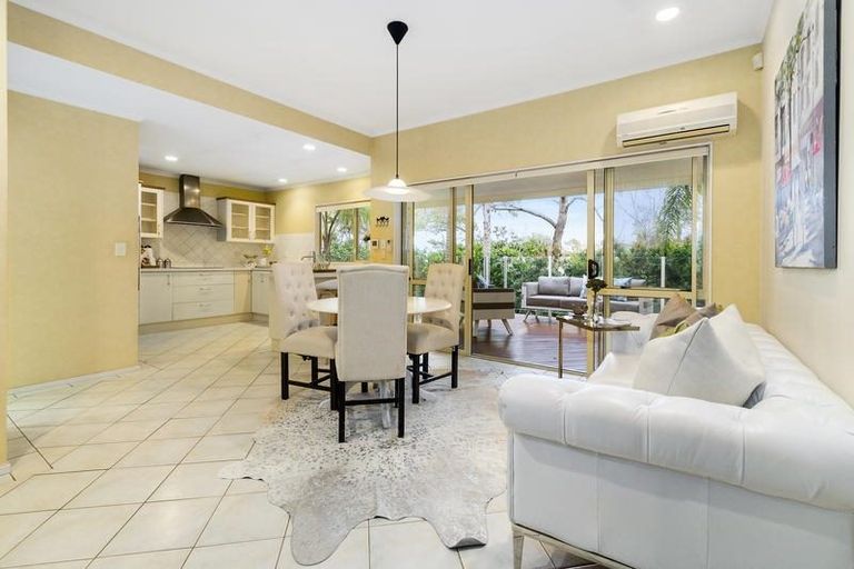 Photo of property in 2/13a Sandspit Road, Cockle Bay, Auckland, 2014