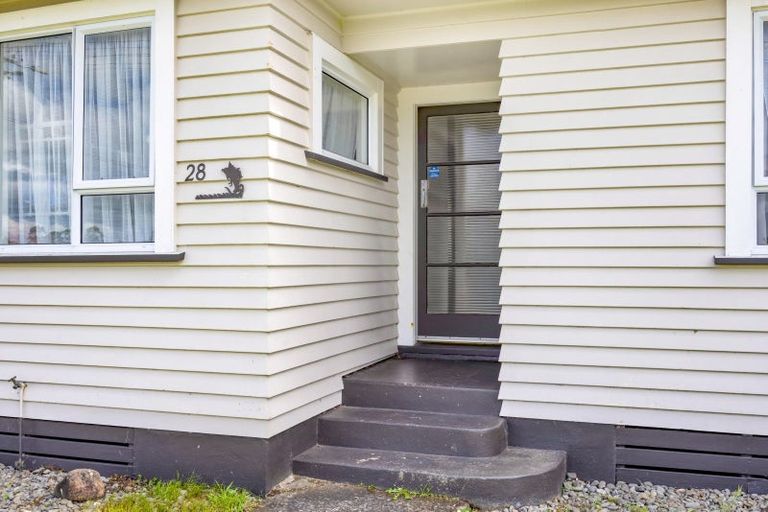 Photo of property in 28 Celia Street, Stratford, 4332