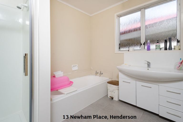 Photo of property in 13 Newham Place, Henderson, Auckland, 0612