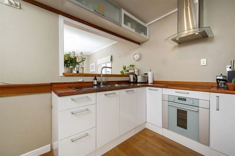 Photo of property in 24 Cedar Terrace, Stanmore Bay, Whangaparaoa, 0932