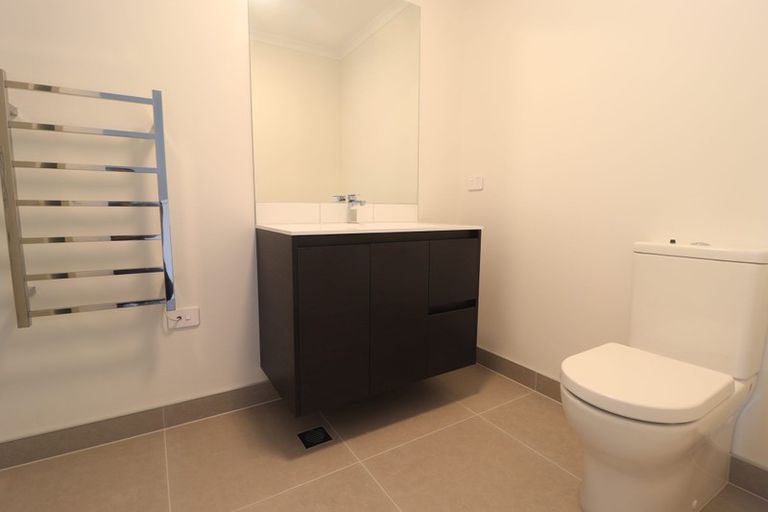 Photo of property in 20 Wai Place, Westgate, Auckland, 0614