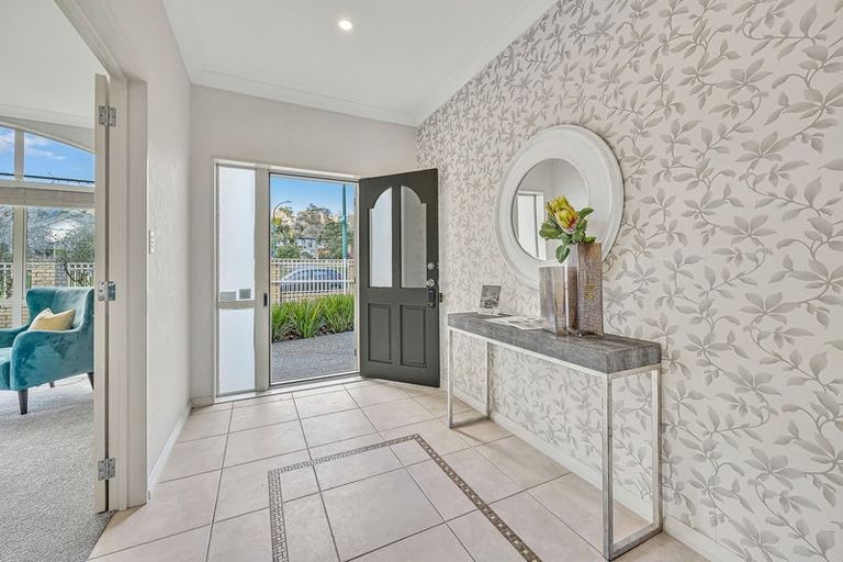 Photo of property in 43 Lansell Drive, East Tamaki Heights, Auckland, 2016