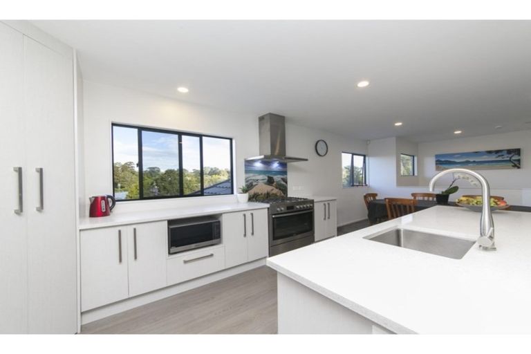 Photo of property in 16 Denehurst Drive, Waimauku, 0812