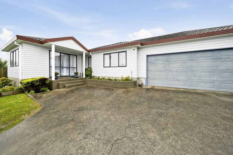 Photo of property in 84 Baylands Drive, Newlands, Wellington, 6037
