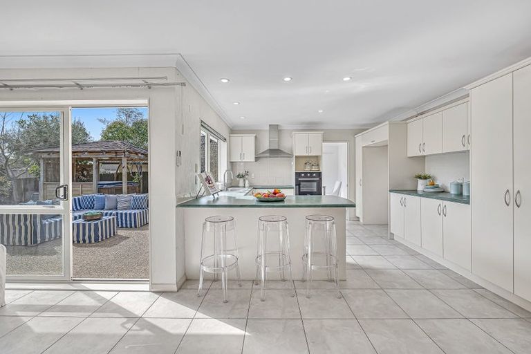 Photo of property in 43 Lansell Drive, East Tamaki Heights, Auckland, 2016