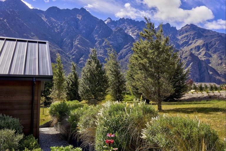 Photo of property in 5 Bretby Court, Jacks Point, Queenstown, 9371