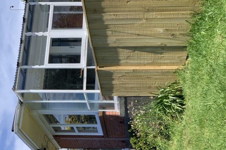 Photo of property in 1/16 Shakespeare Road, Milford, Auckland, 0620