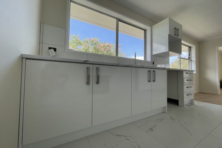 Photo of property in 13 Cockayne Crescent, Sunnynook, Auckland, 0620
