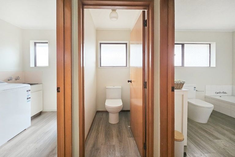 Photo of property in 18 Regency Crescent, Redwood, Christchurch, 8051