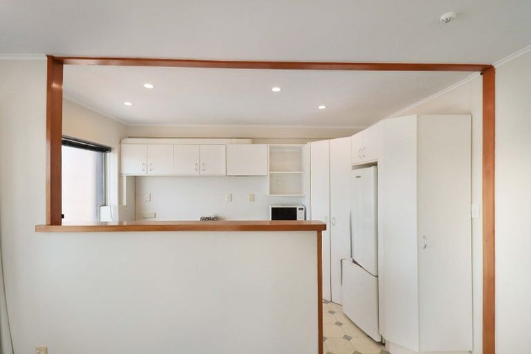 Photo of property in Mansfield Towers, 1 Grant Road, Thorndon, Wellington, 6011