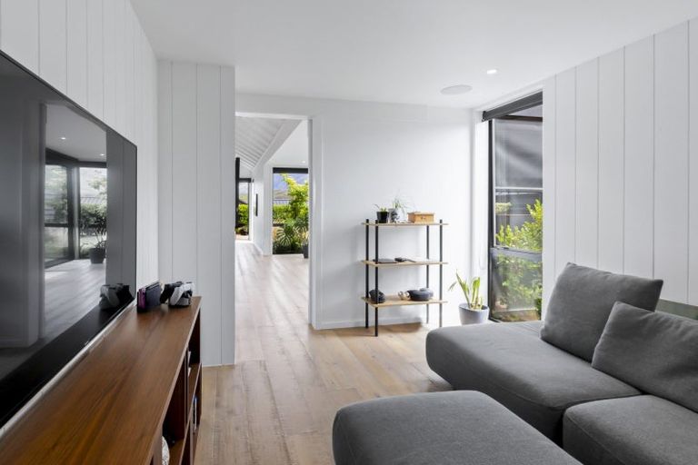 Photo of property in 58 Falconer Rise, Jacks Point, Queenstown, 9371