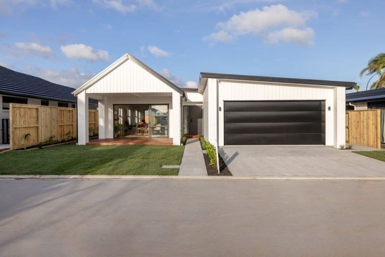 Photo of property in 4 Sapida Close, Papamoa Beach, Papamoa, 3118