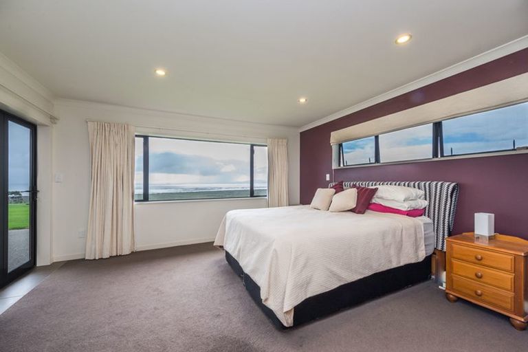 Photo of property in 1880 South Head Road, South Head, Helensville, 0874