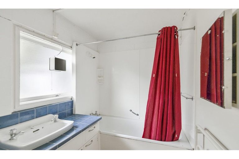 Photo of property in 2/58 Papanui Road, Merivale, Christchurch, 8014