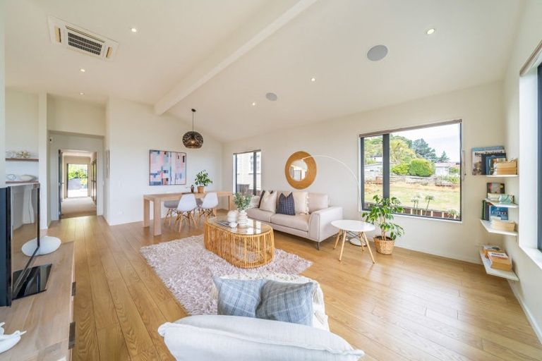 Photo of property in 43 Moana Road, Plimmerton, Porirua, 5026