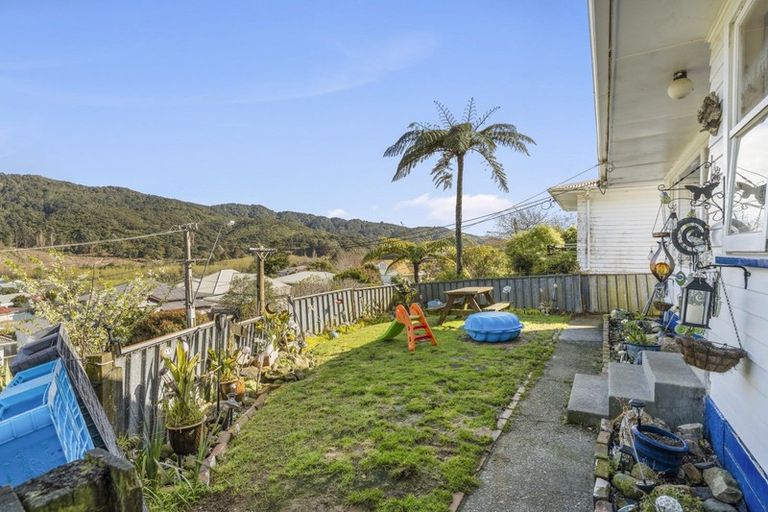 Photo of property in 113 Coast Road, Wainuiomata, Lower Hutt, 5014