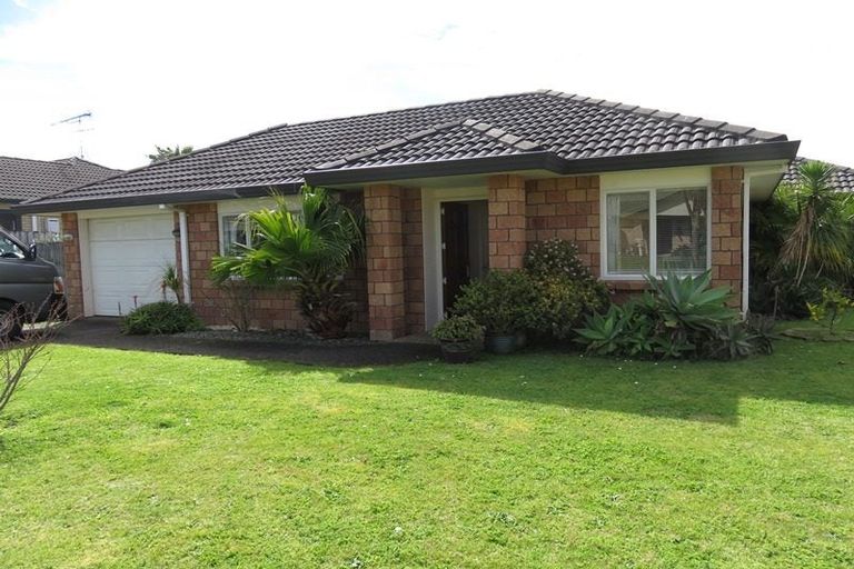 Photo of property in 12 Belcoo Crescent, East Tamaki, Auckland, 2013