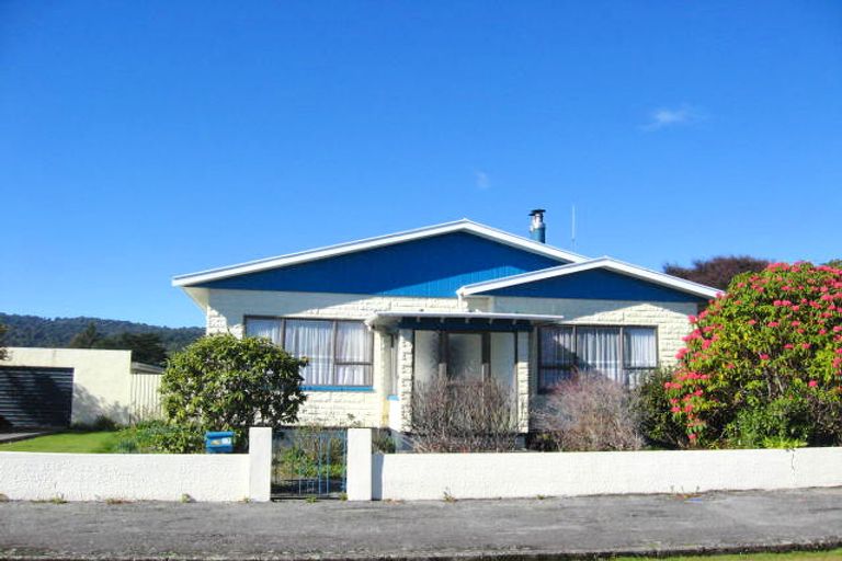 Photo of property in 27 Milton Road, Greymouth, 7805