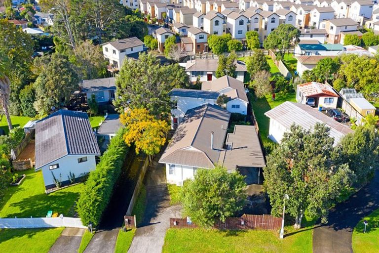 Photo of property in 28 Glynnbrooke Street, Te Atatu South, Auckland, 0610