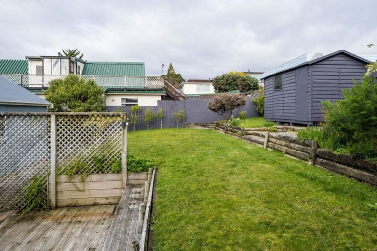 Photo of property in 52 Grays Road, Plimmerton, Porirua, 5026