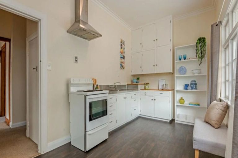 Photo of property in 64 Limbrick Street, Terrace End, Palmerston North, 4410