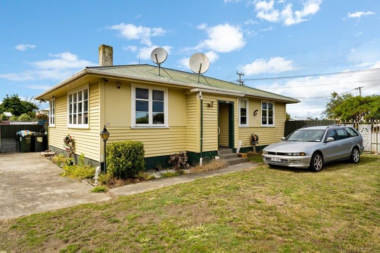 Photo of property in 2 Huntly Street, Foxton, 4814