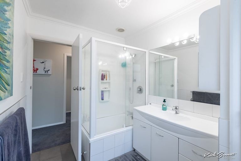 Photo of property in 29 Jocelyn Crescent, Pinehaven, Upper Hutt, 5019