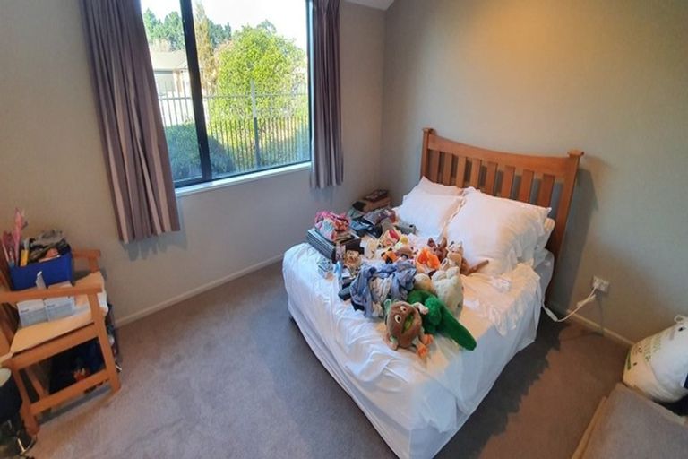 Photo of property in 29 Papaumu Green, Parklands, Christchurch, 8083