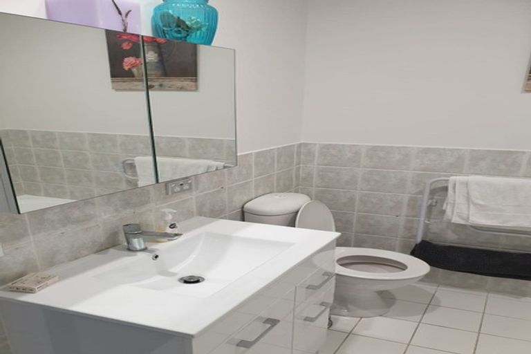 Photo of property in Maddison Apartments, 3/6f Queen Street, Palmerston North, 4410