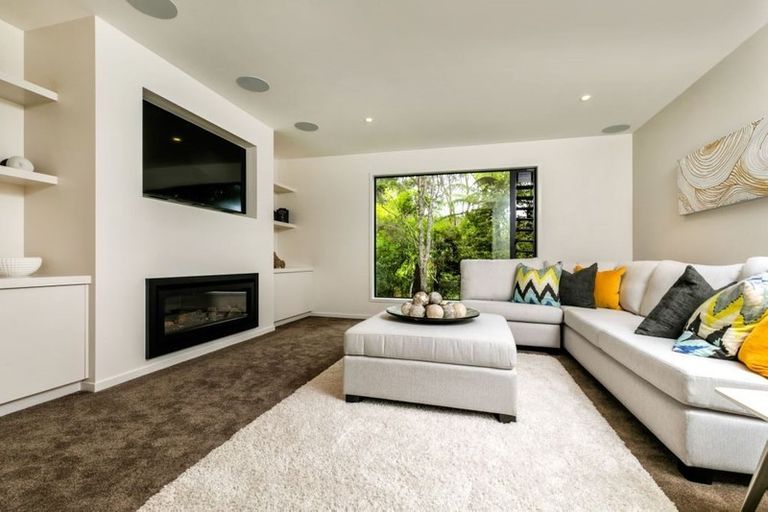 Photo of property in 21b Churchouse Road, Greenhithe, Auckland, 0632