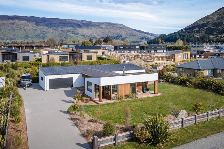 Photo of property in 3a Maggies Way, Wanaka, 9305