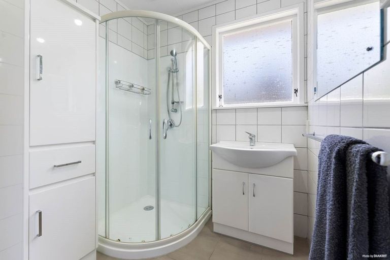 Photo of property in 28 Fairdale Avenue, Red Hill, Papakura, 2110