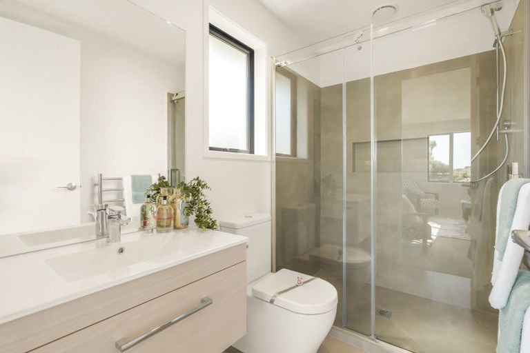 Photo of property in 66c Marendellas Drive, Bucklands Beach, Auckland, 2014