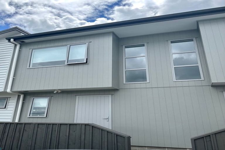 Photo of property in 74b Stanley Road, Glenfield, Auckland, 0629