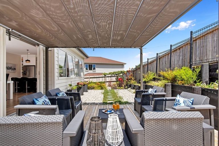 Photo of property in 16 Harvest Avenue, Orewa, 0931