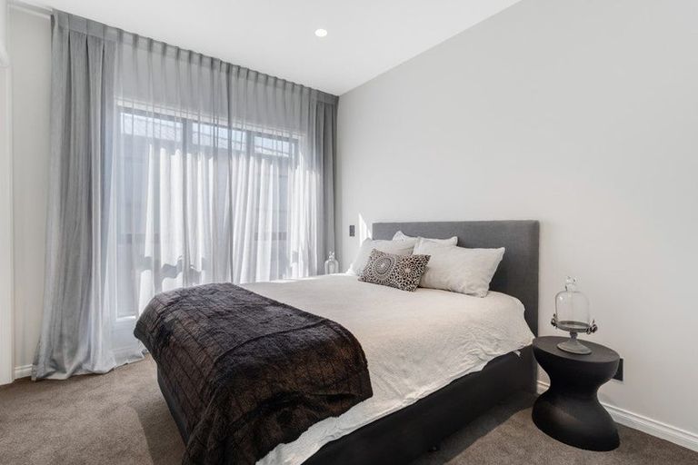 Photo of property in 47c Takutai Avenue, Half Moon Bay, Auckland, 2012