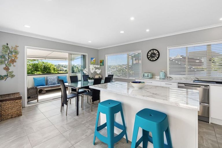 Photo of property in 2/13 Arran Road, Browns Bay, Auckland, 0630