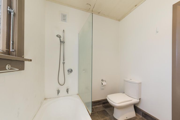 Photo of property in 629 Featherston Street, Roslyn, Palmerston North, 4414