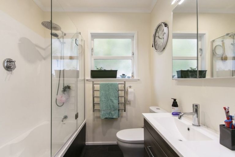 Photo of property in 3 Poole Crescent, Wainuiomata, Lower Hutt, 5014