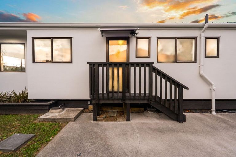 Photo of property in 1/99 Henderson Valley Road, Henderson, Auckland, 0612