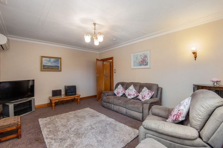 Photo of property in 8 Scotland Terrace, Green Island, Dunedin, 9018