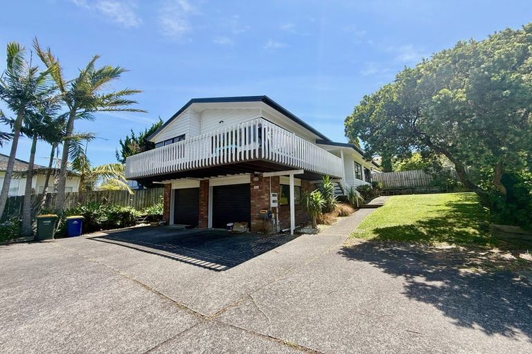Photo of property in 1/8 Ronald Macken Place, Windsor Park, Auckland, 0632