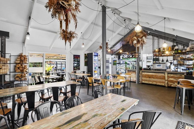 Photo of property in 3 Portland Drive, Highlands Park, New Plymouth, 4312