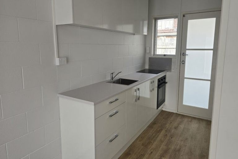 Photo of property in 12 Margaret Road, Papatoetoe, Auckland, 2025