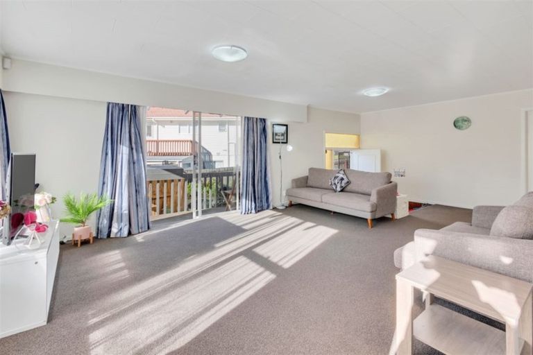 Photo of property in 7 Spence Road, Henderson, Auckland, 0612