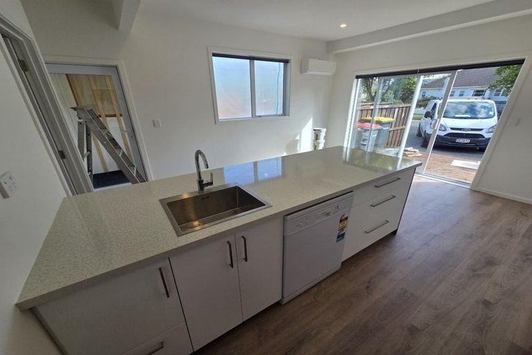 Photo of property in 5 Kawaka Street, Riccarton, Christchurch, 8041